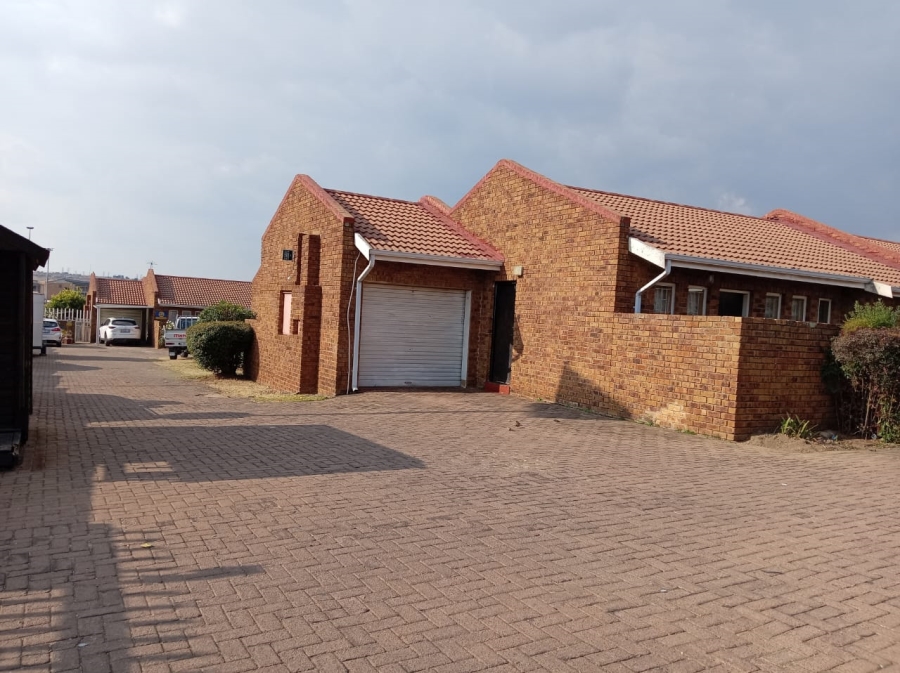 2 Bedroom Property for Sale in Norkem Park Gauteng