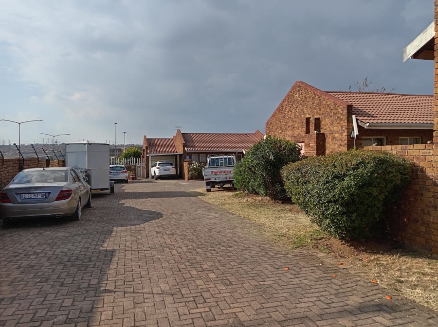 2 Bedroom Property for Sale in Norkem Park Gauteng