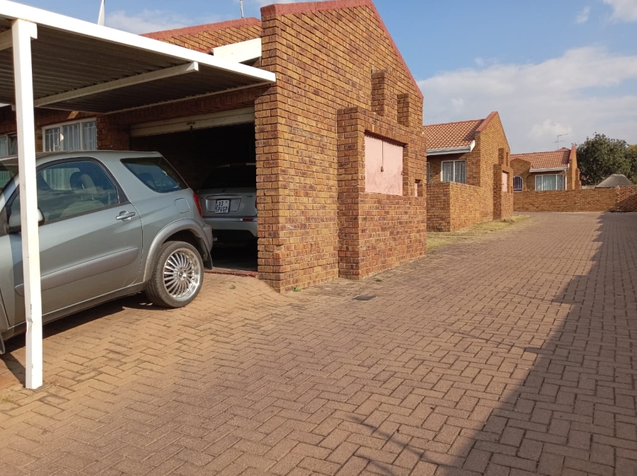 2 Bedroom Property for Sale in Norkem Park Gauteng