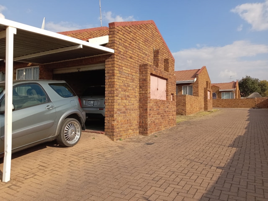 2 Bedroom Property for Sale in Norkem Park Gauteng
