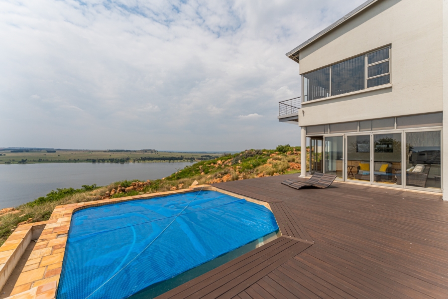 5 Bedroom Property for Sale in Aquavista Mountain Estate Gauteng