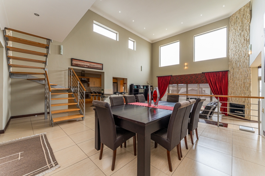 5 Bedroom Property for Sale in Aquavista Mountain Estate Gauteng