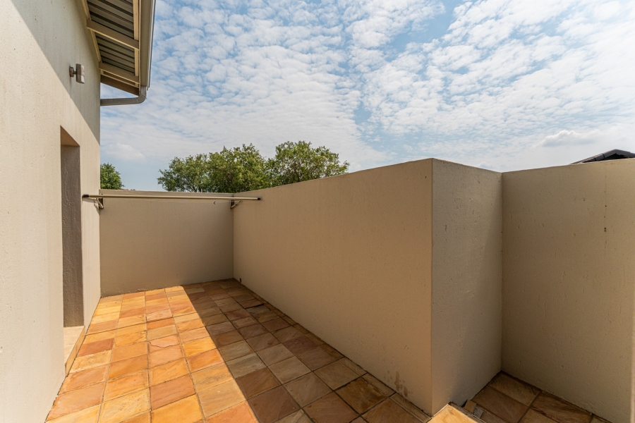 5 Bedroom Property for Sale in Aquavista Mountain Estate Gauteng