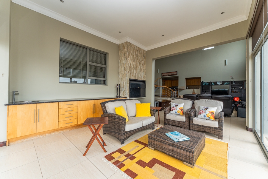 5 Bedroom Property for Sale in Aquavista Mountain Estate Gauteng