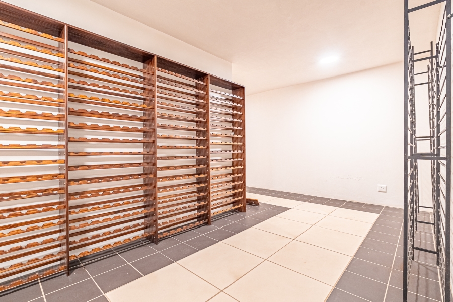 5 Bedroom Property for Sale in Dainfern Golf Estate Gauteng