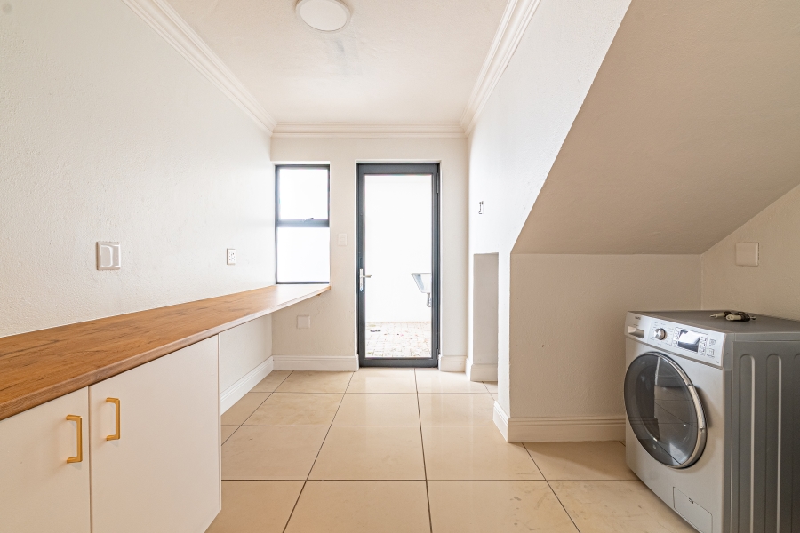 5 Bedroom Property for Sale in Dainfern Golf Estate Gauteng