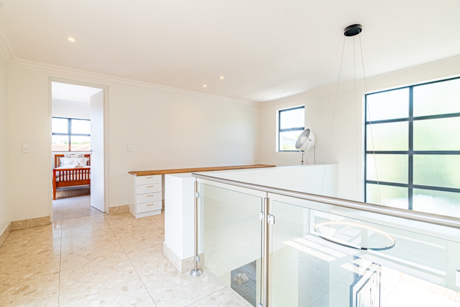 5 Bedroom Property for Sale in Dainfern Golf Estate Gauteng