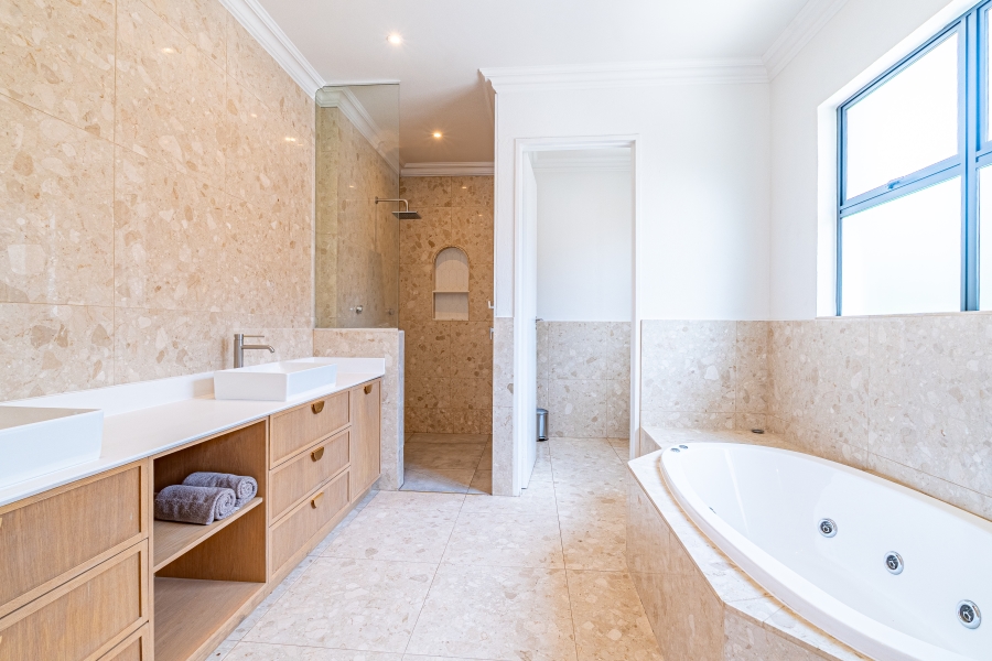 5 Bedroom Property for Sale in Dainfern Golf Estate Gauteng