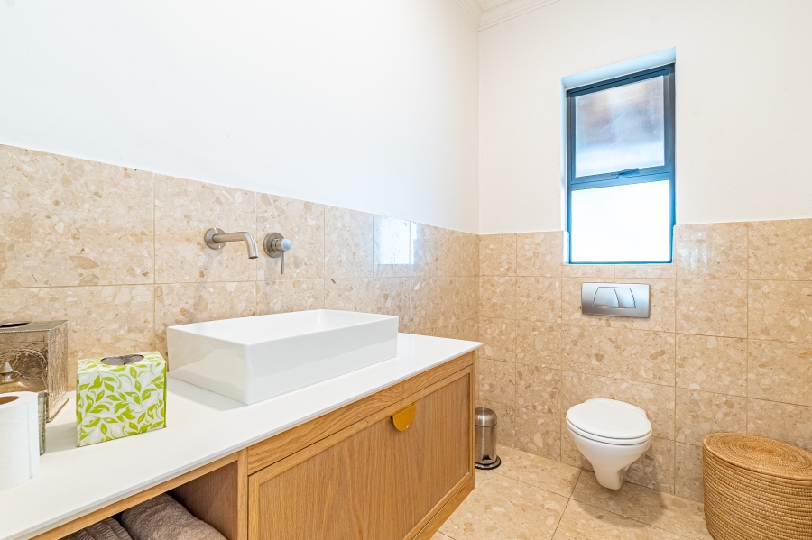 5 Bedroom Property for Sale in Dainfern Golf Estate Gauteng