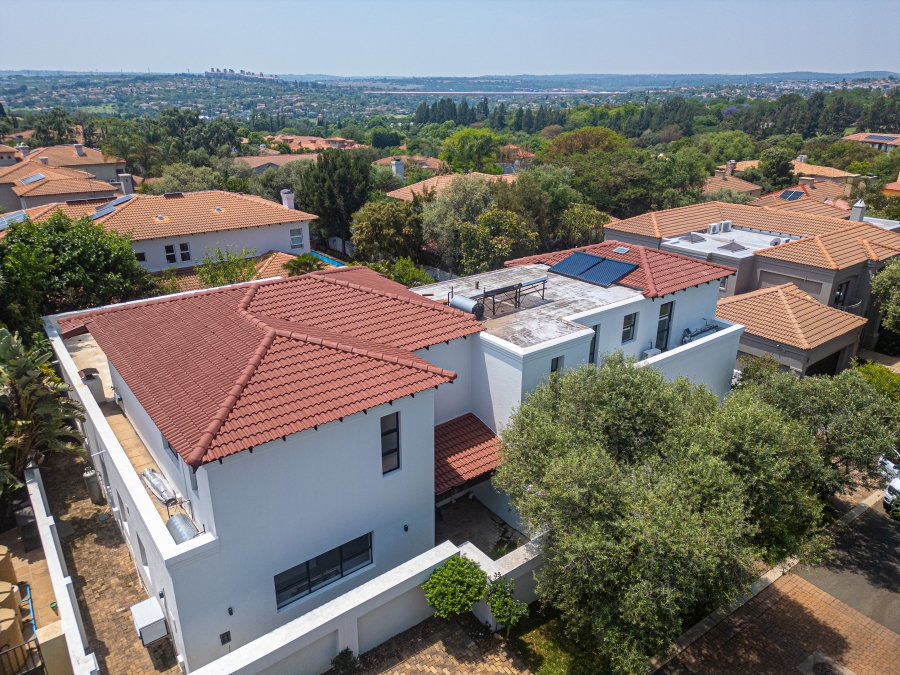 5 Bedroom Property for Sale in Dainfern Golf Estate Gauteng