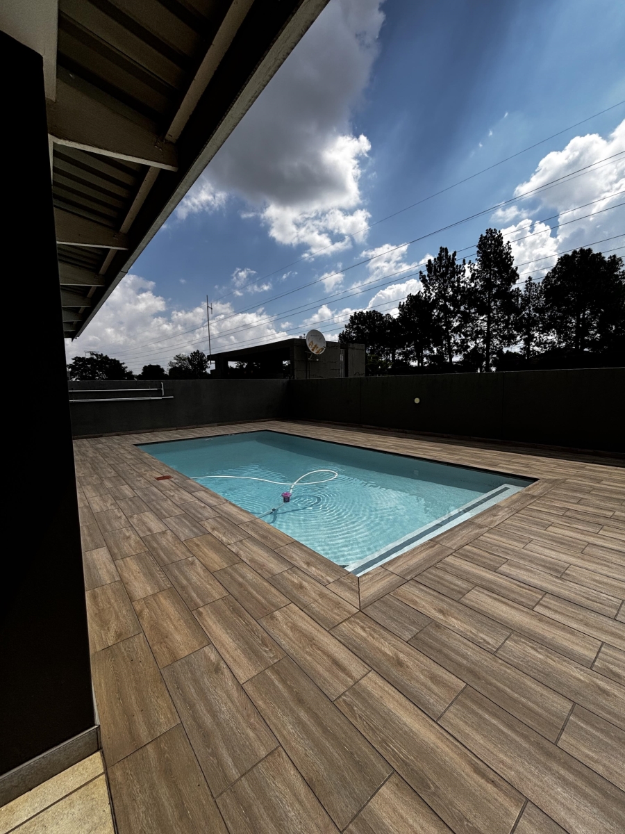 2 Bedroom Property for Sale in Broadacres Gauteng