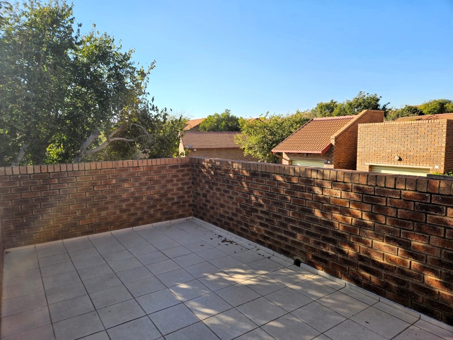 To Let 2 Bedroom Property for Rent in The Reeds Gauteng