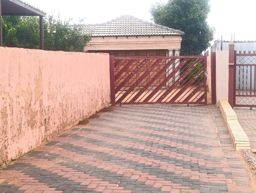 3 Bedroom Property for Sale in Soshanguve VV Gauteng