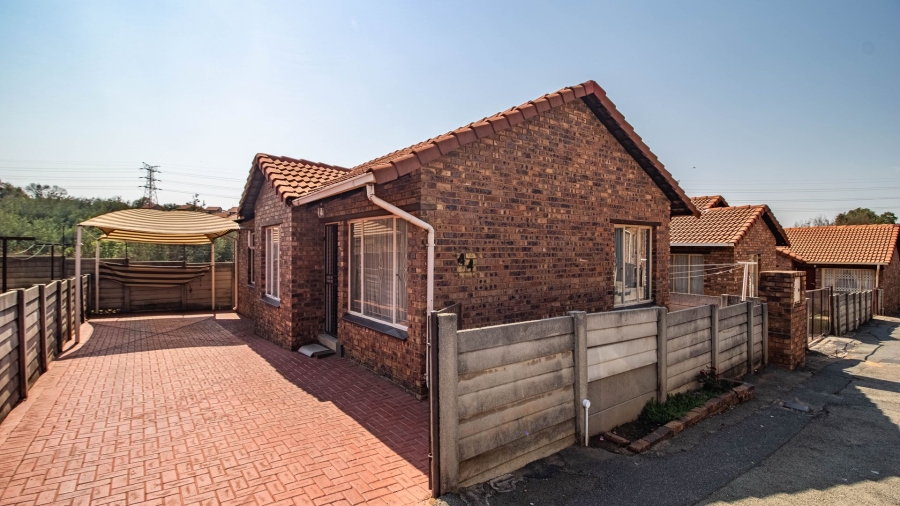 3 Bedroom Property for Sale in Mondeor Gauteng