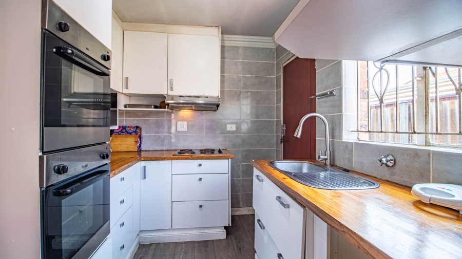 3 Bedroom Property for Sale in Mondeor Gauteng