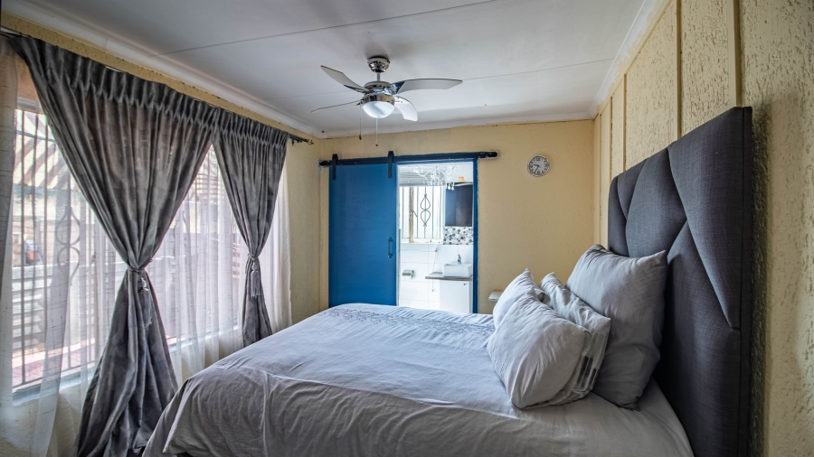 3 Bedroom Property for Sale in Mondeor Gauteng