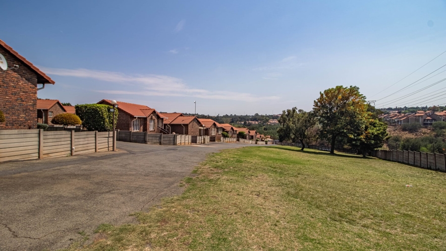 3 Bedroom Property for Sale in Mondeor Gauteng