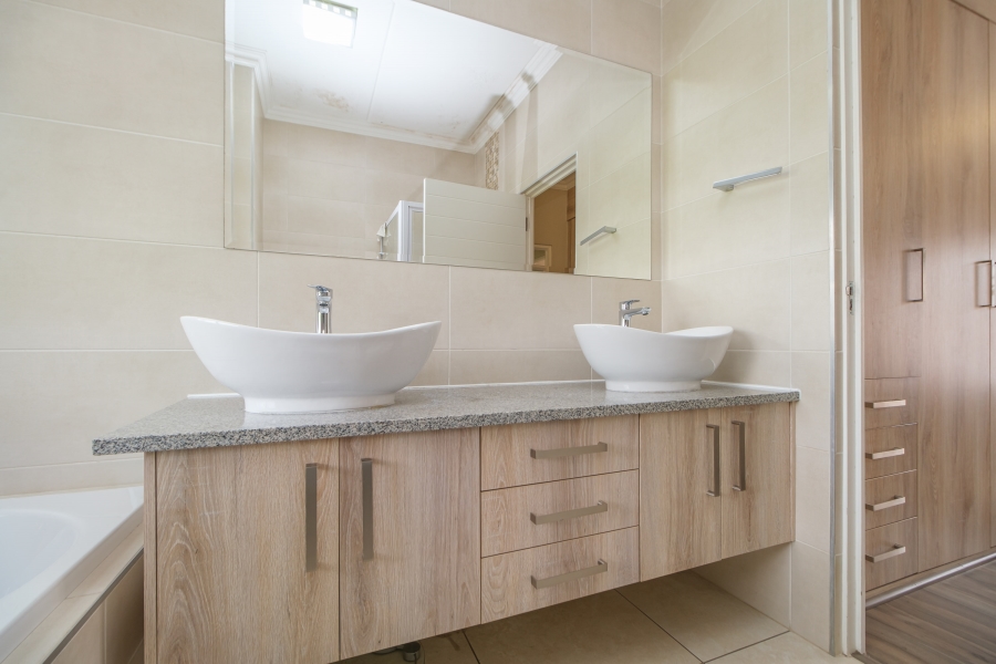 2 Bedroom Property for Sale in Craighall Gauteng