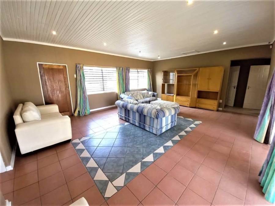 4 Bedroom Property for Sale in Hartbeesfontein AH Gauteng