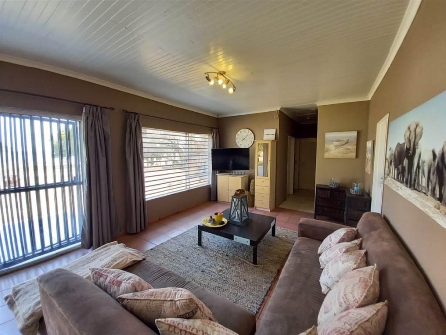 4 Bedroom Property for Sale in Hartbeesfontein AH Gauteng