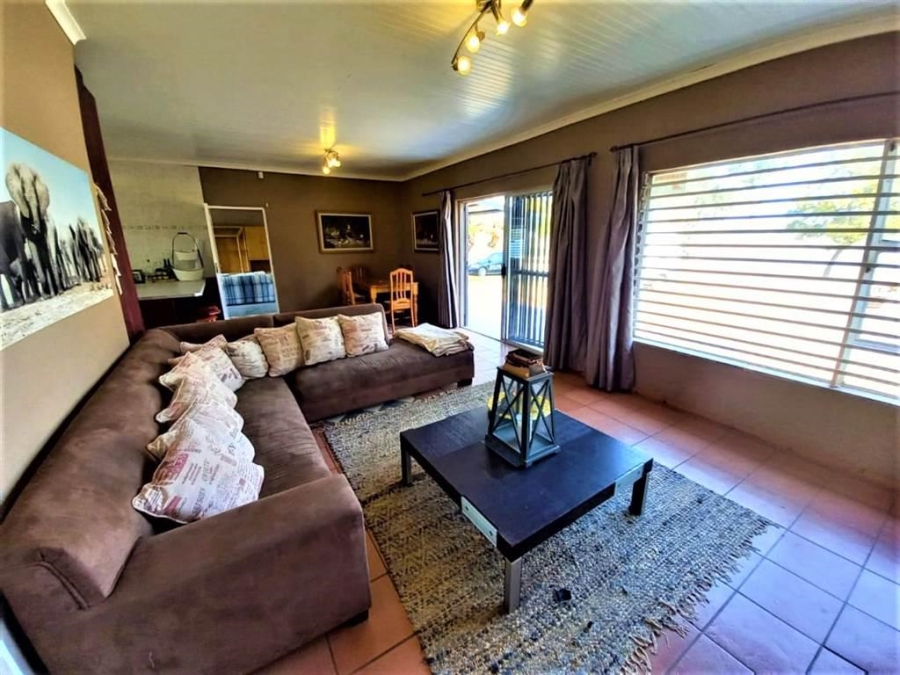 4 Bedroom Property for Sale in Hartbeesfontein AH Gauteng