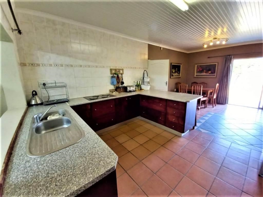 4 Bedroom Property for Sale in Hartbeesfontein AH Gauteng