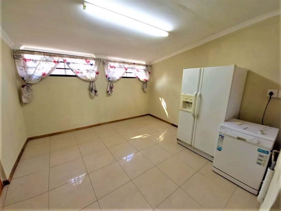 4 Bedroom Property for Sale in Hartbeesfontein AH Gauteng