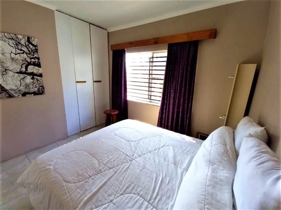 4 Bedroom Property for Sale in Hartbeesfontein AH Gauteng