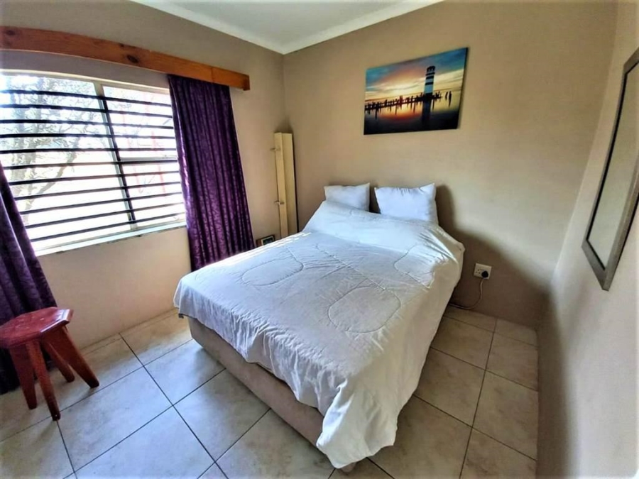 4 Bedroom Property for Sale in Hartbeesfontein AH Gauteng