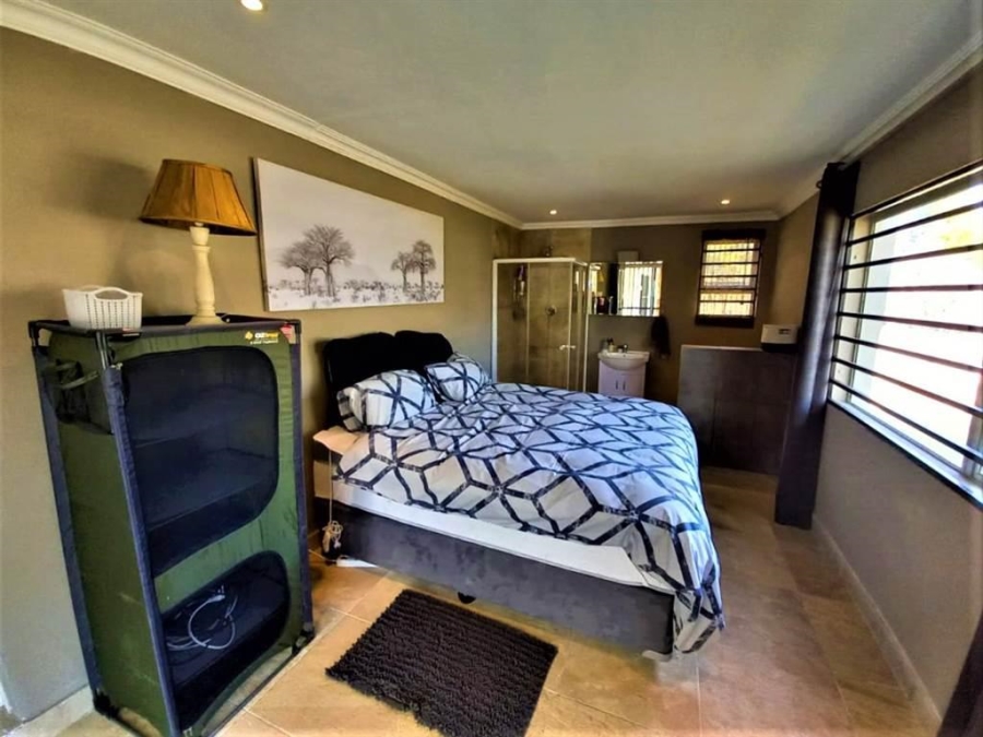 4 Bedroom Property for Sale in Hartbeesfontein AH Gauteng