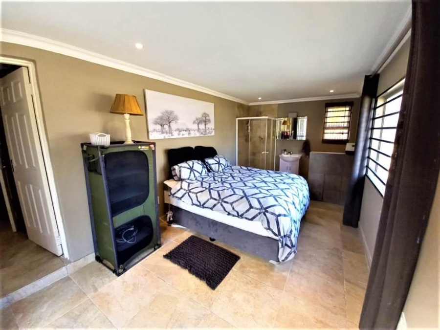 4 Bedroom Property for Sale in Hartbeesfontein AH Gauteng