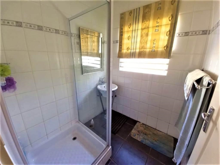 4 Bedroom Property for Sale in Hartbeesfontein AH Gauteng
