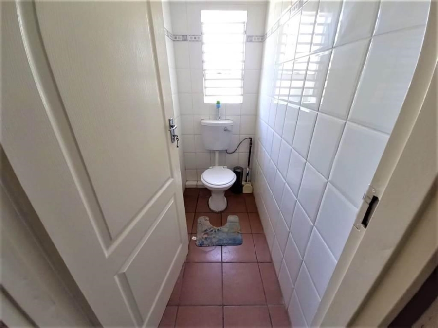 4 Bedroom Property for Sale in Hartbeesfontein AH Gauteng