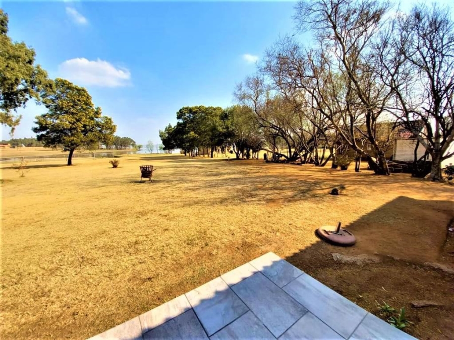 4 Bedroom Property for Sale in Hartbeesfontein AH Gauteng