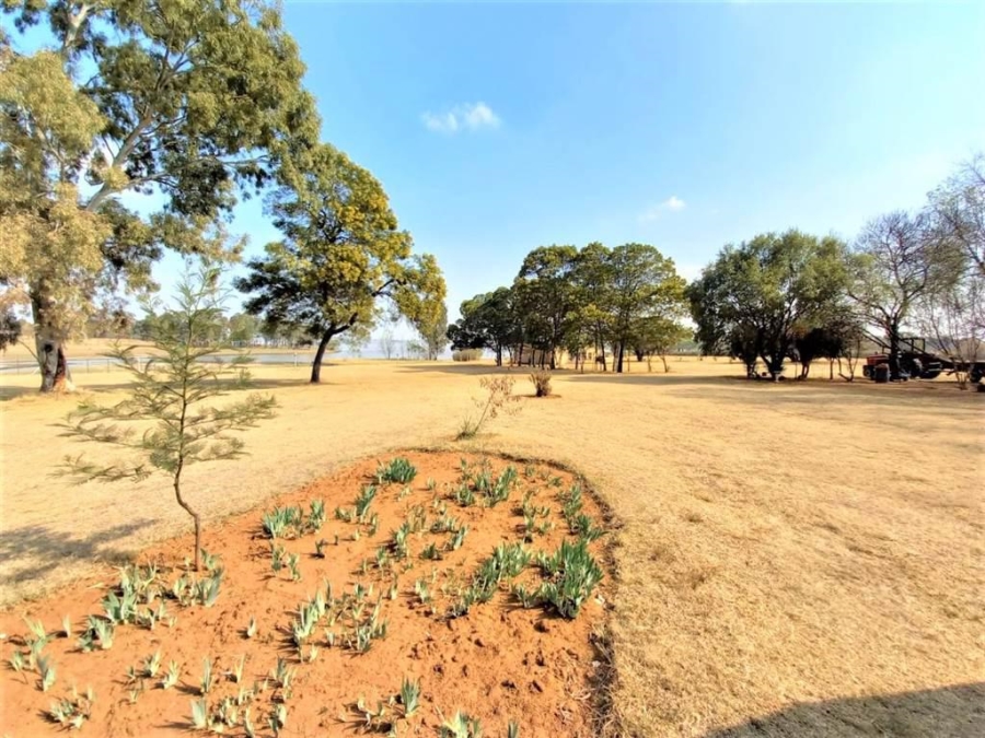 4 Bedroom Property for Sale in Hartbeesfontein AH Gauteng