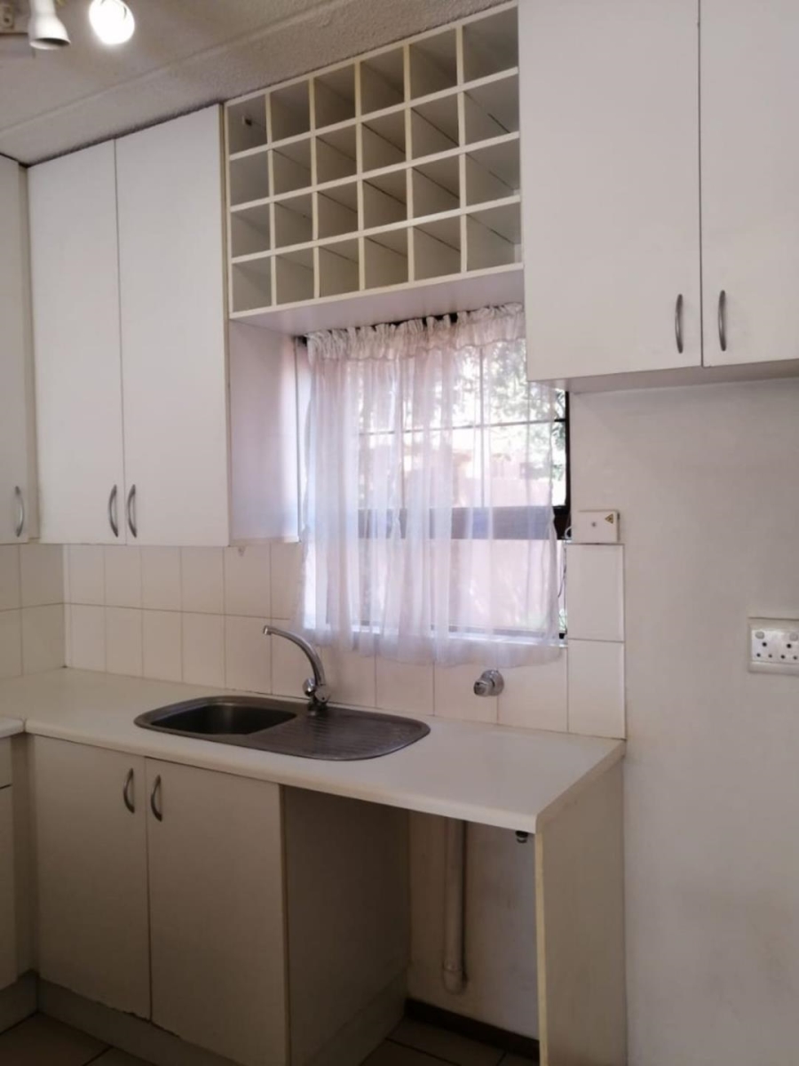 2 Bedroom Property for Sale in Sunninghill Gauteng