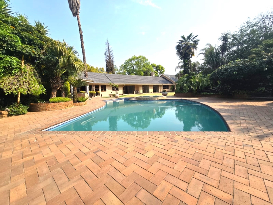 6 Bedroom Property for Sale in Selcourt Gauteng