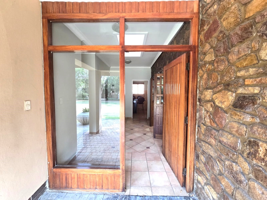 6 Bedroom Property for Sale in Selcourt Gauteng