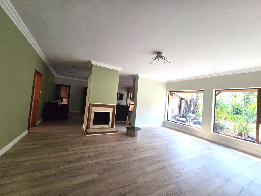 6 Bedroom Property for Sale in Selcourt Gauteng