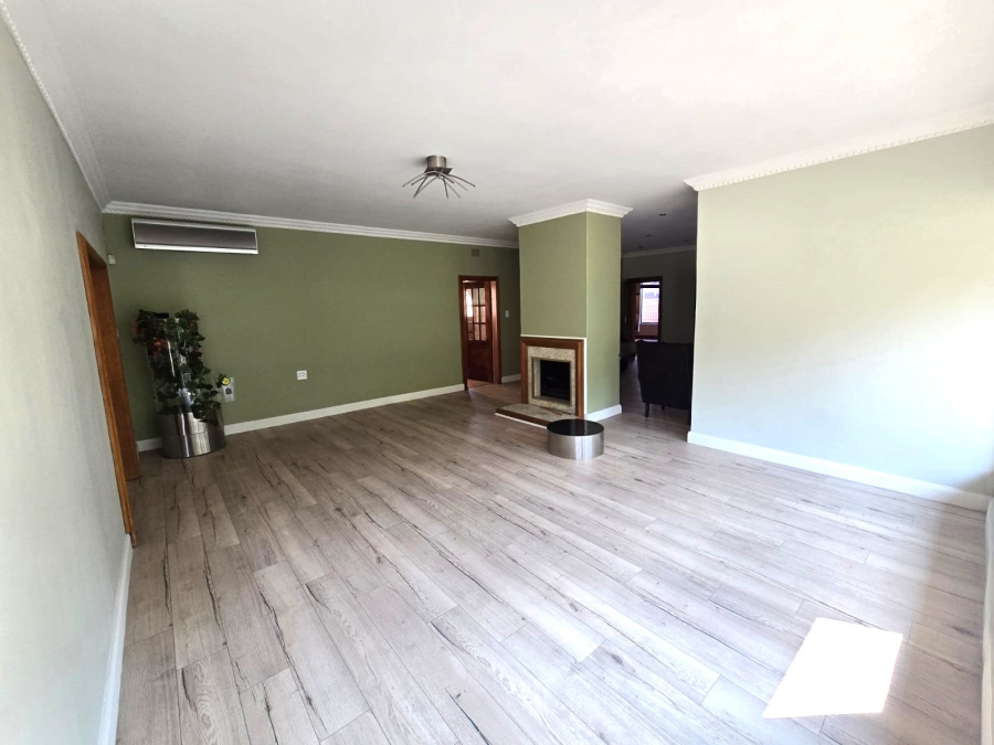 6 Bedroom Property for Sale in Selcourt Gauteng