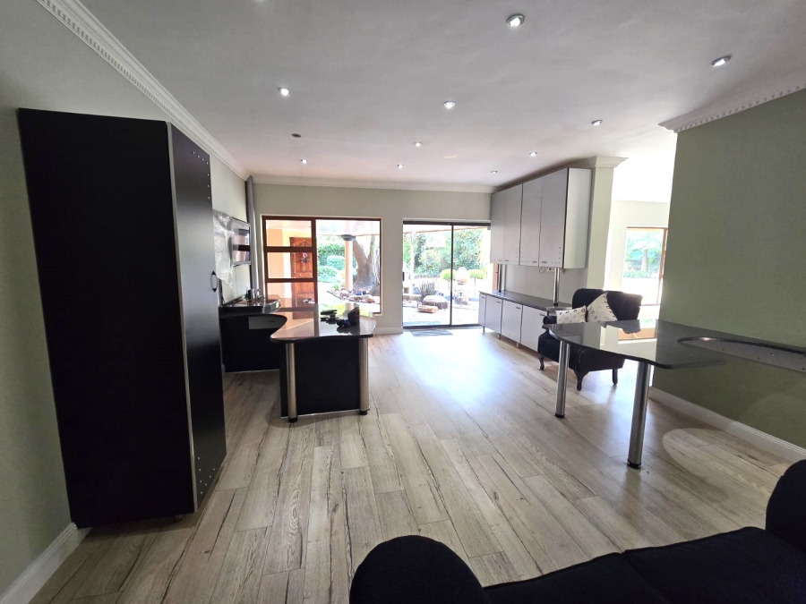 6 Bedroom Property for Sale in Selcourt Gauteng