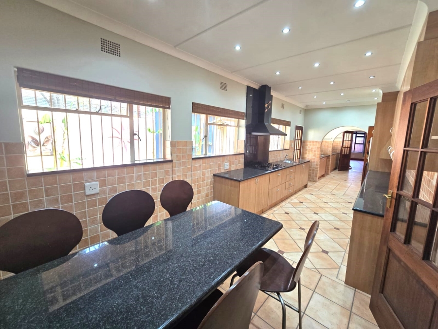 6 Bedroom Property for Sale in Selcourt Gauteng