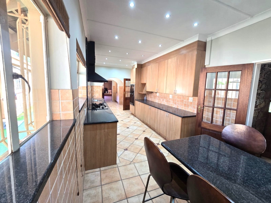 6 Bedroom Property for Sale in Selcourt Gauteng