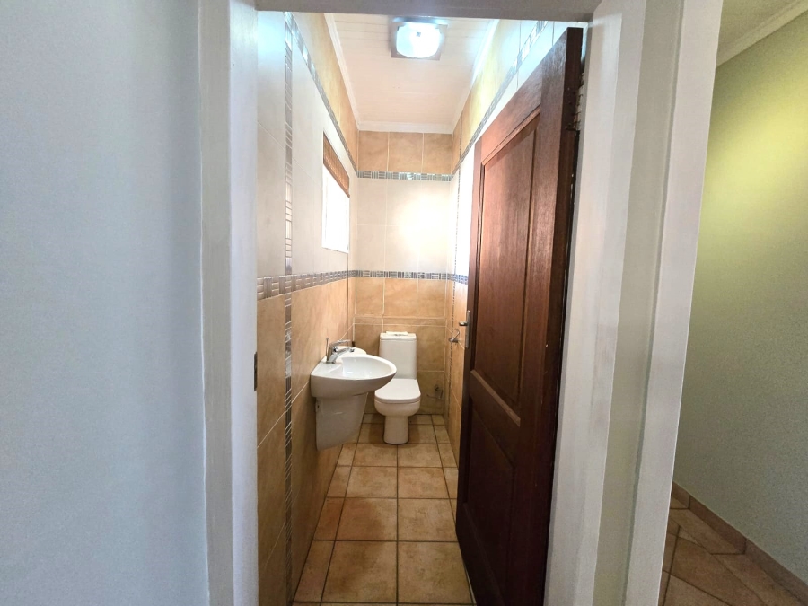 6 Bedroom Property for Sale in Selcourt Gauteng