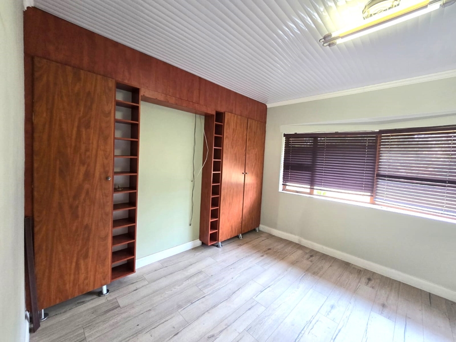 6 Bedroom Property for Sale in Selcourt Gauteng