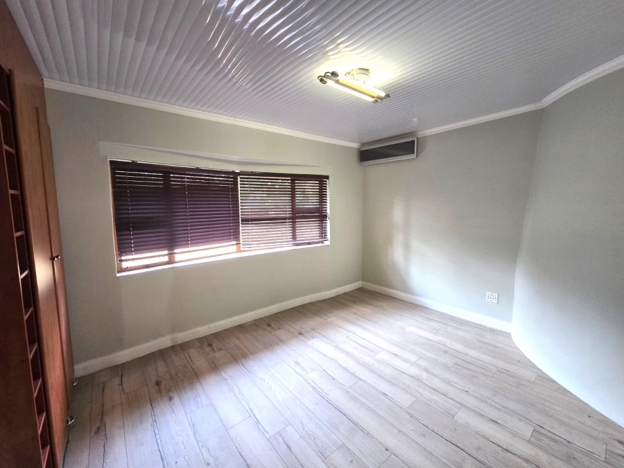 6 Bedroom Property for Sale in Selcourt Gauteng