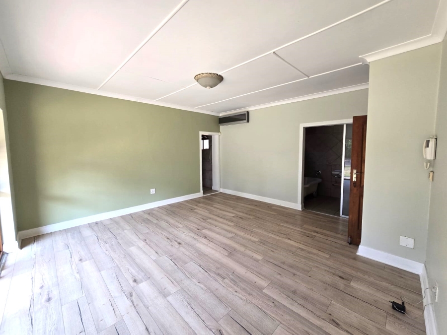 6 Bedroom Property for Sale in Selcourt Gauteng