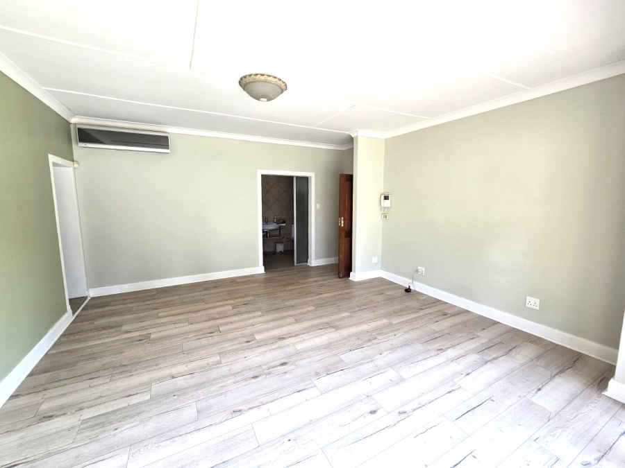 6 Bedroom Property for Sale in Selcourt Gauteng