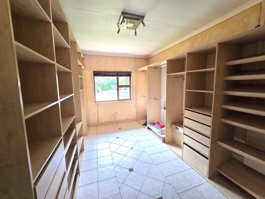 6 Bedroom Property for Sale in Selcourt Gauteng