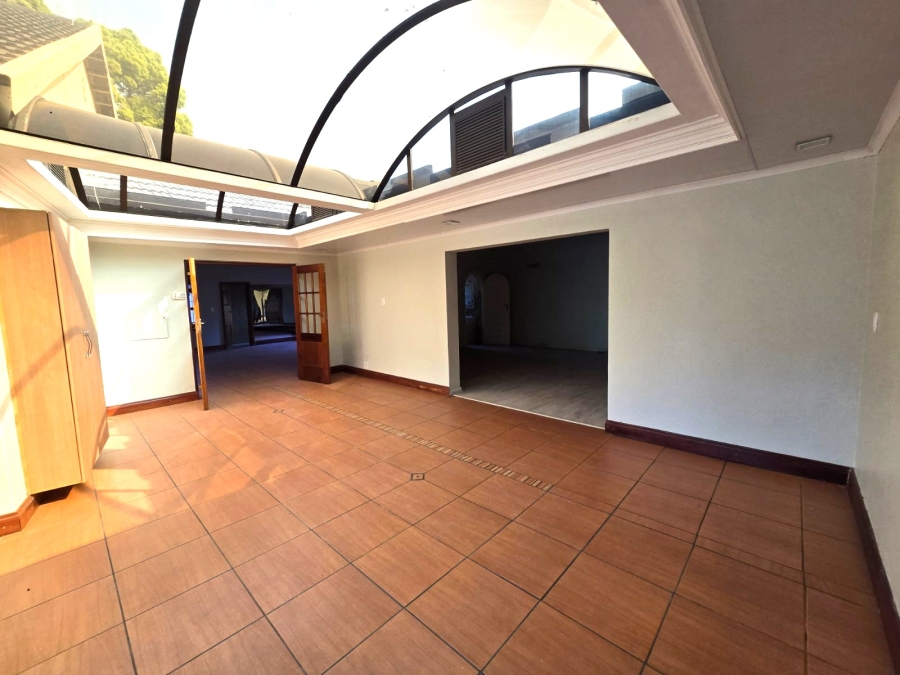 6 Bedroom Property for Sale in Selcourt Gauteng